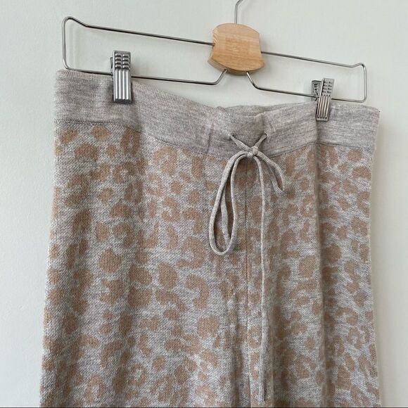 ANTHROPOLOGIE-IRIS Jogger Fawn (Medium) - Picture 9 of 11